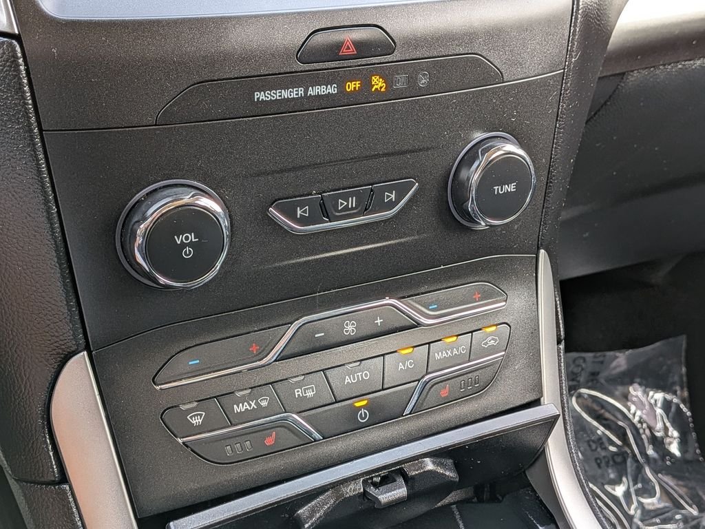 Used 2020 Black Ford SEL image 23