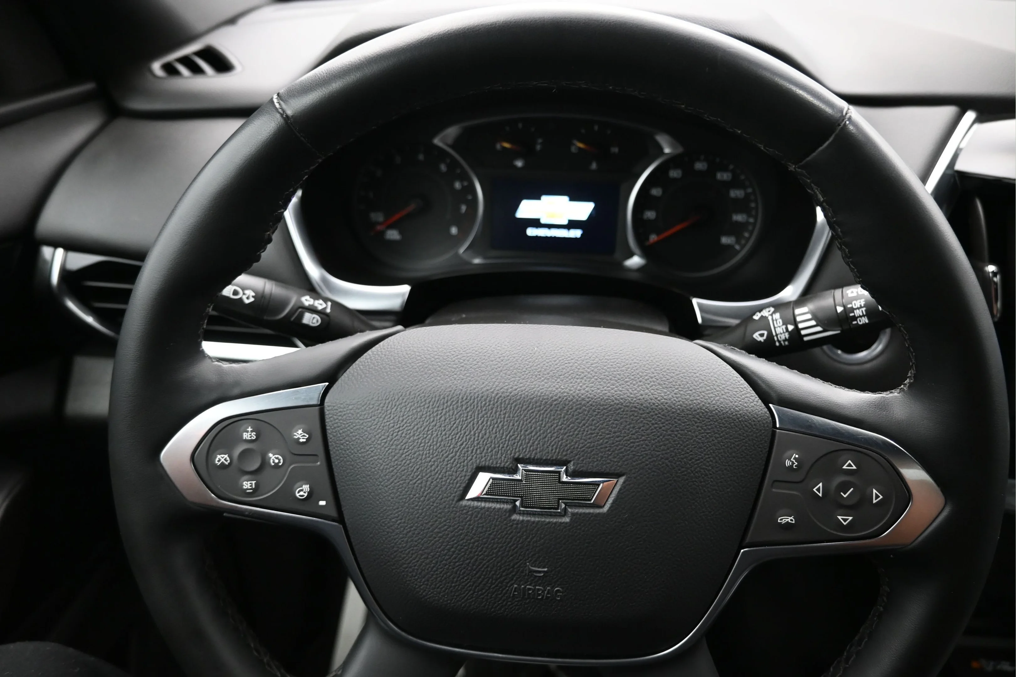 Used 2023 Summit White Chevrolet RS image 15