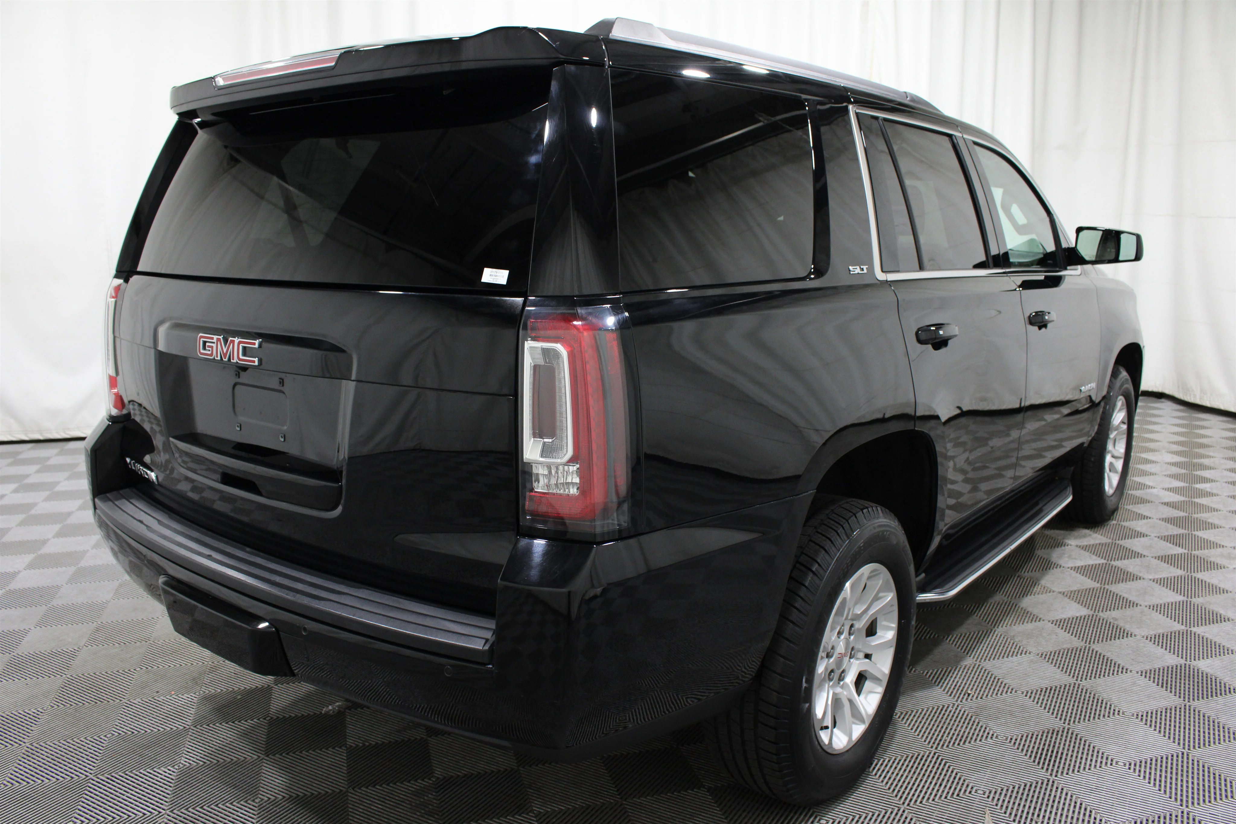 2017 GMC Yukon SLT - Photo 36