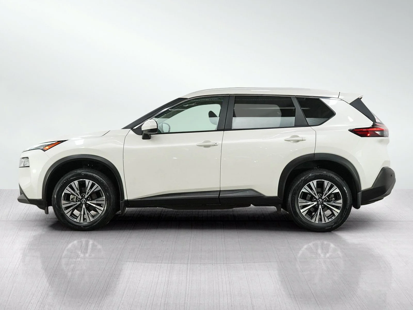 Used 2023 Nissan Rogue SV with VIN JN8BT3BB7PW495180 for sale in Burnsville, Minnesota