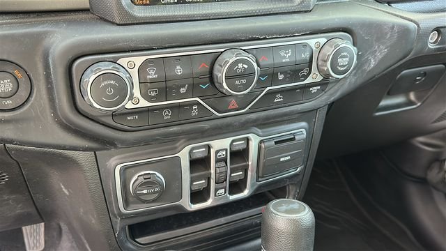 Used 2023 White Jeep Sport S image 14