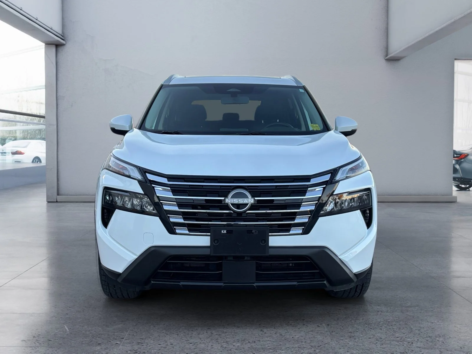 Used 2025 White Nissan SV Moonroof image 8