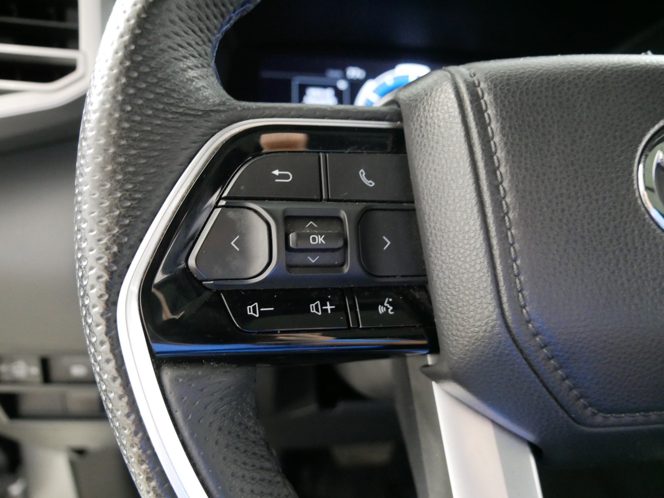 2025 Toyota Tundra Platinum - Photo 27