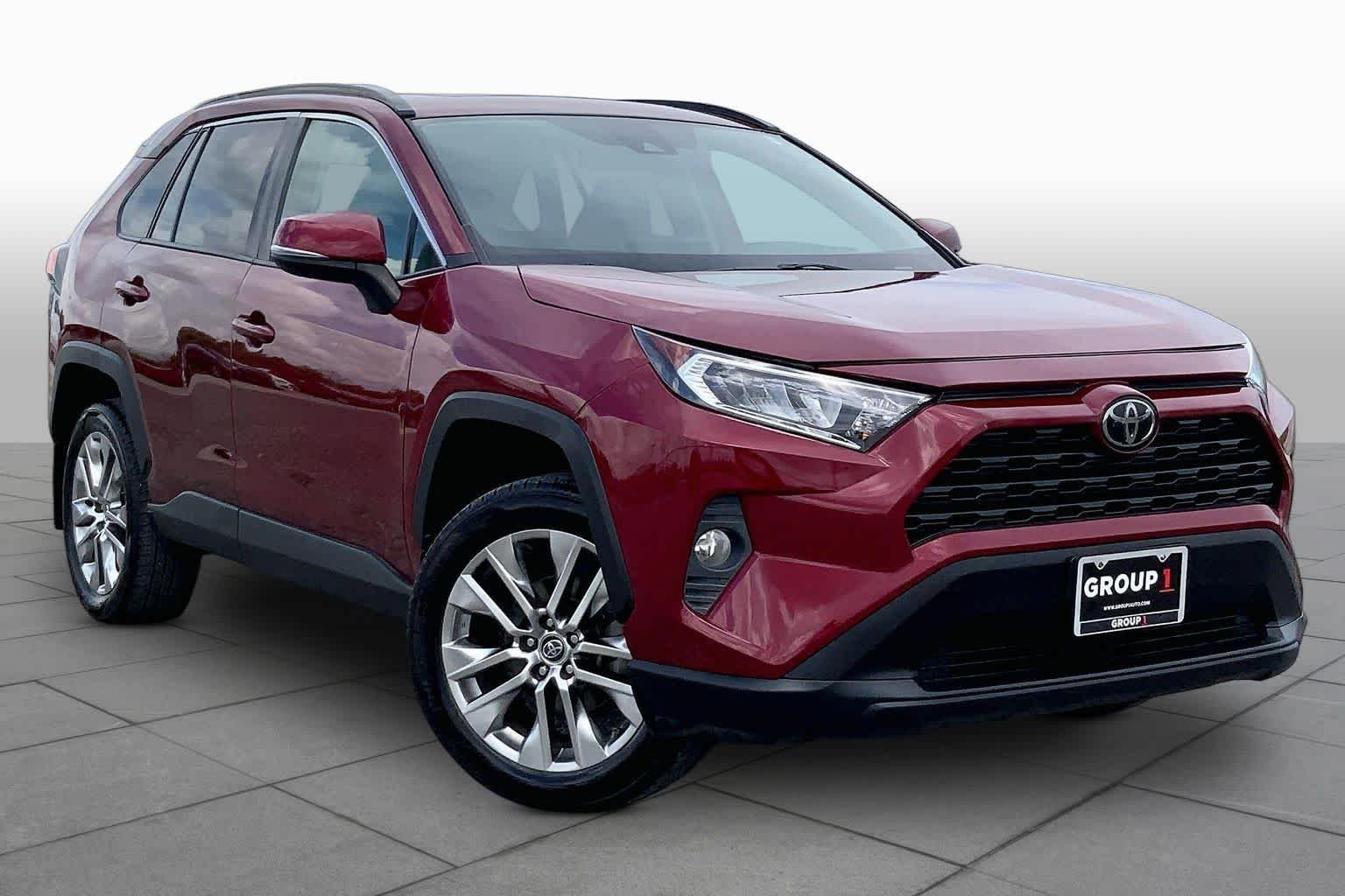 Used 2021 Ruby Flare Pearl Toyota XLE Premium image 3