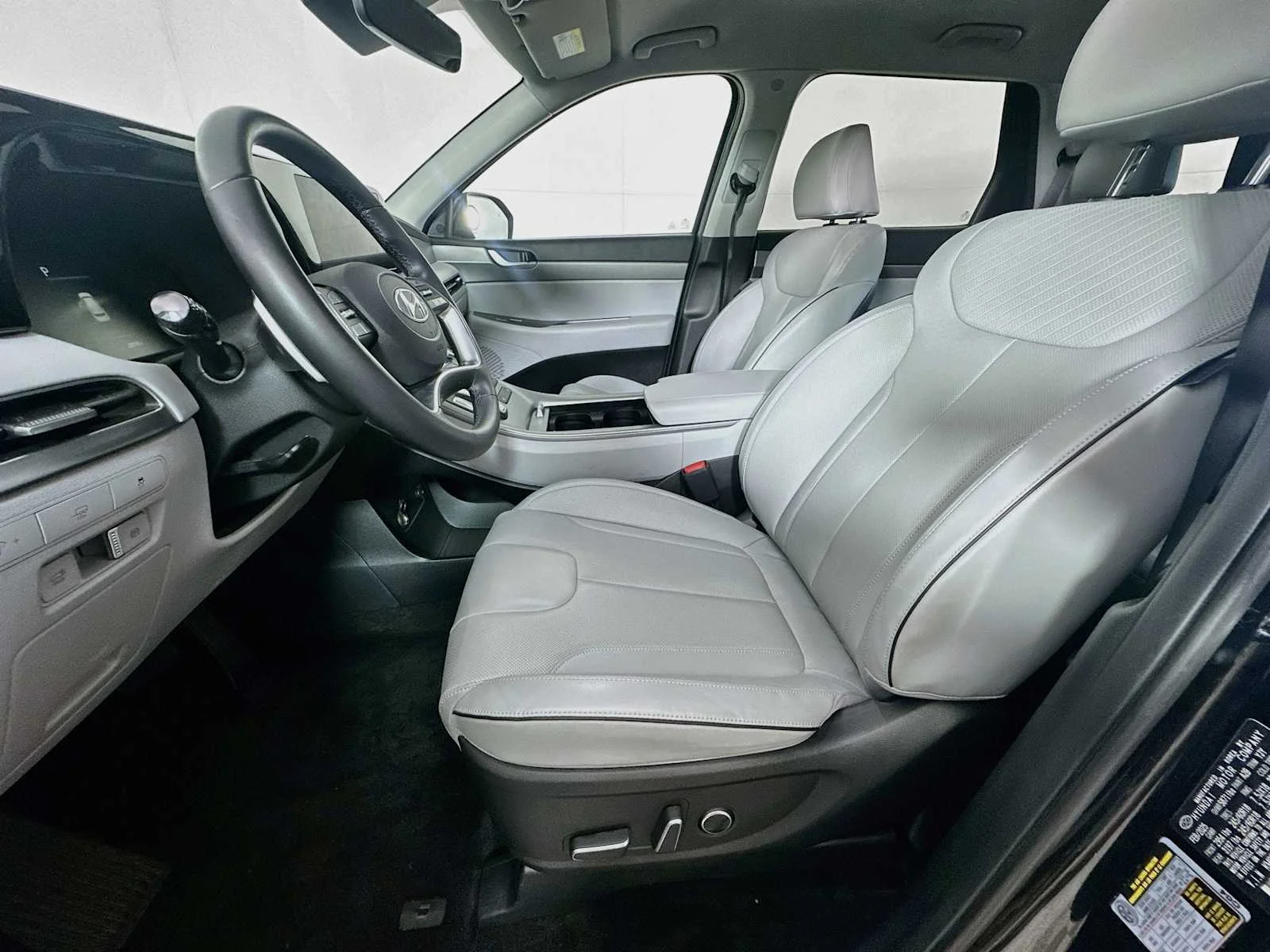 Used 2025 Abyss Black Pearl Hyundai SEL image 20
