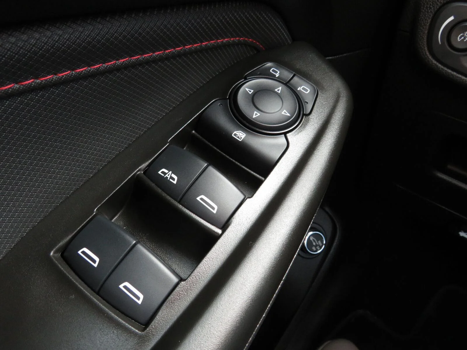 Used 2025 Mosaic Black Metallic Chevrolet RS image 28