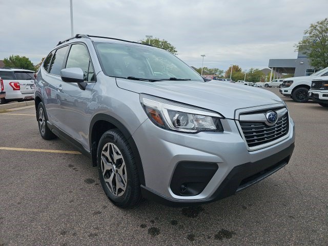 Used 2020 Ice Silver Metallic Subaru Premium image 3