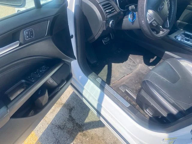 Used 2018 Oxford White Ford Titanium image 8