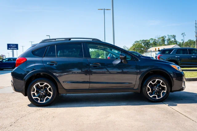 Used 2017 Dark Gray Metallic Subaru Limited image 19
