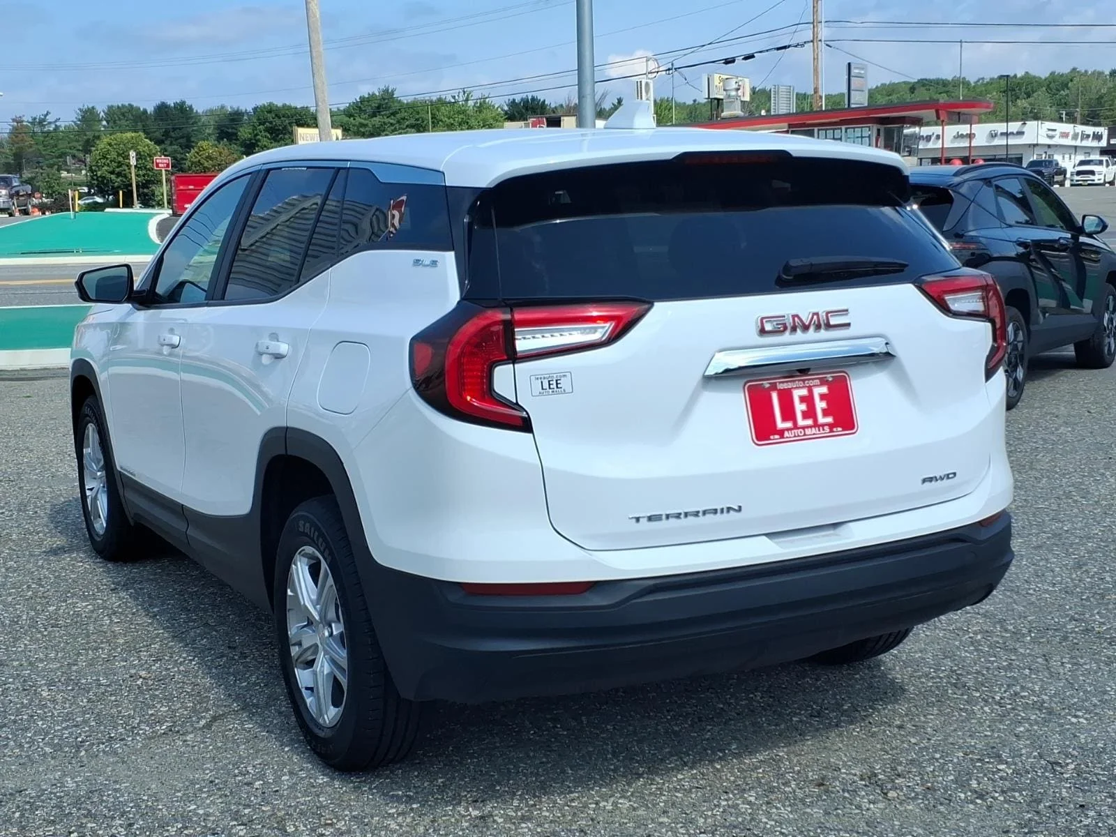 Used 2024 Summit White GMC SLE image 6