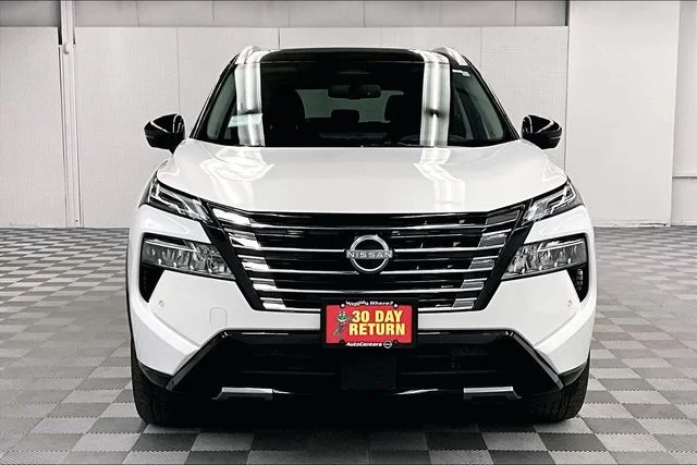 2025 Nissan Rogue Platinum - Photo 17