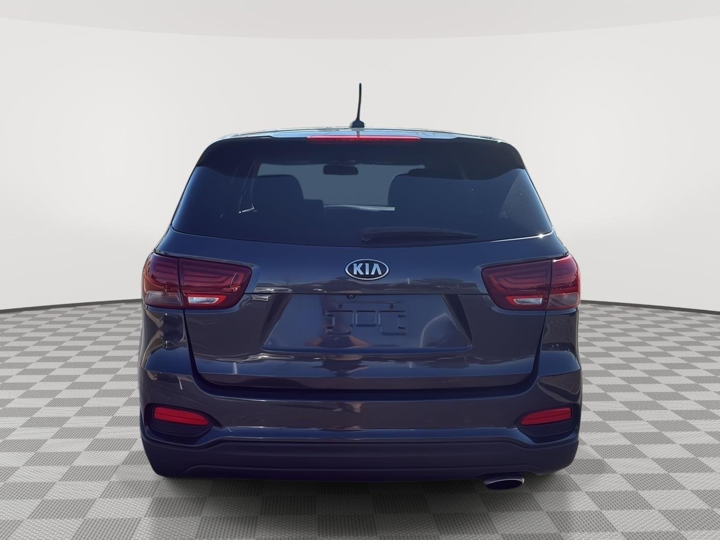 Used 2019 Platinum Graphite Kia LX V6 image 9