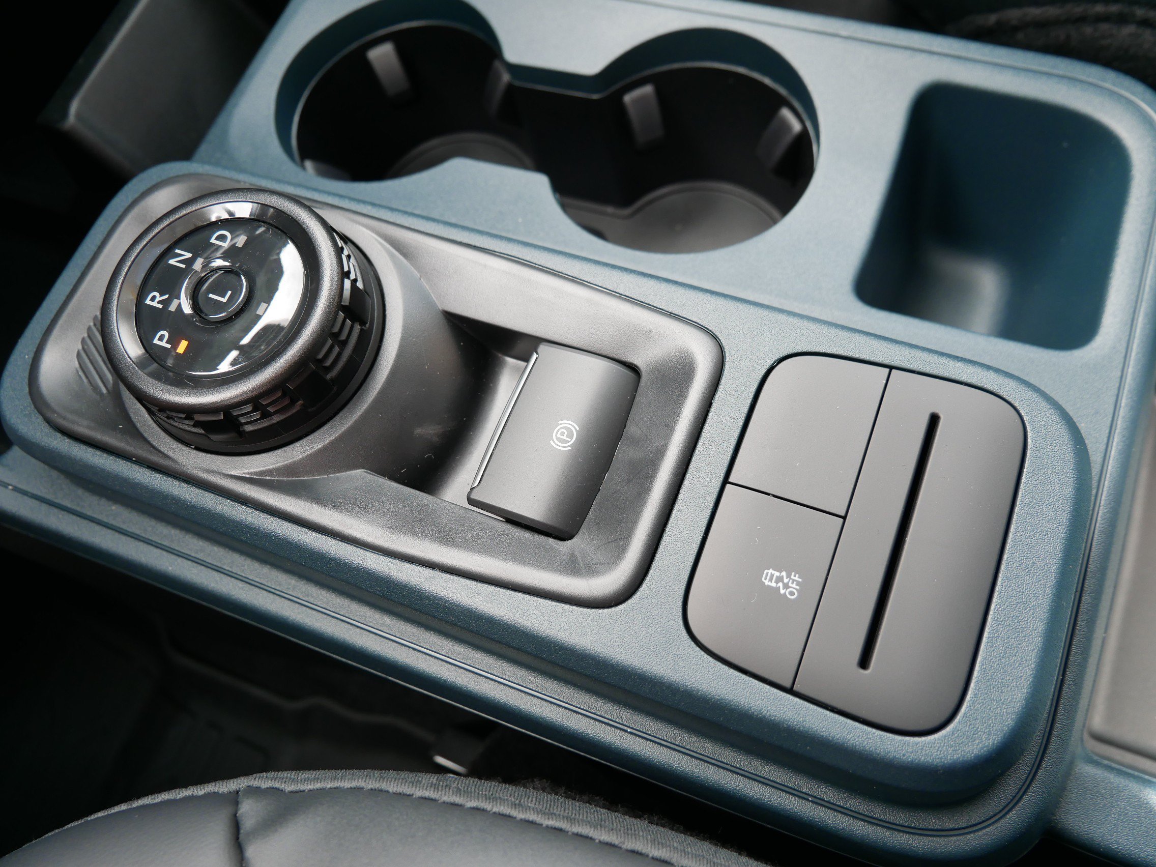 New 2026 Carbonized Gray Metallic Ford Lariat® image 14