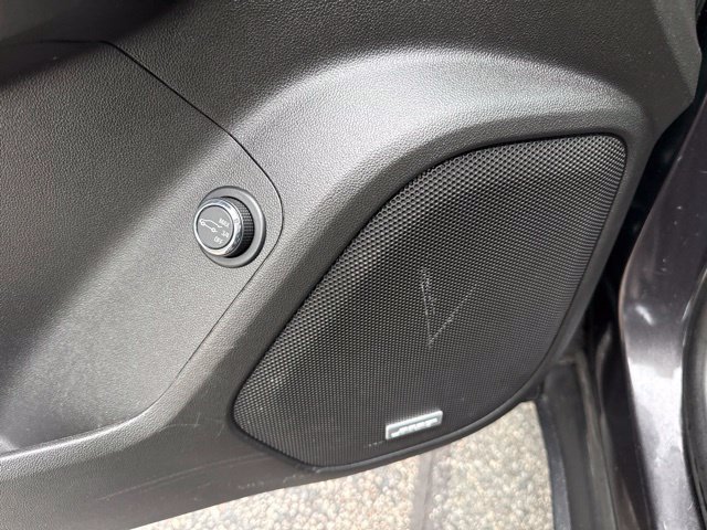 Used 2018 IRIDIUM METALLIC GMC SLT image 11