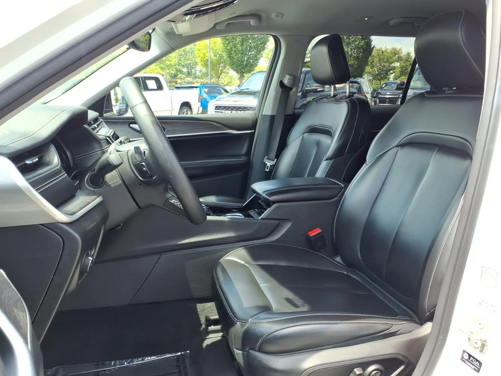 Used 2023 Bright White Clearcoat Jeep Limited image 18