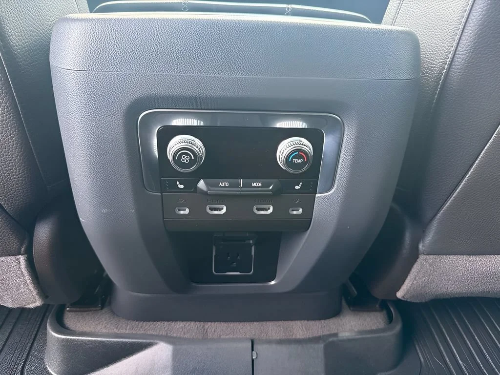 Used 2023 Onyx Black GMC Denali image 16