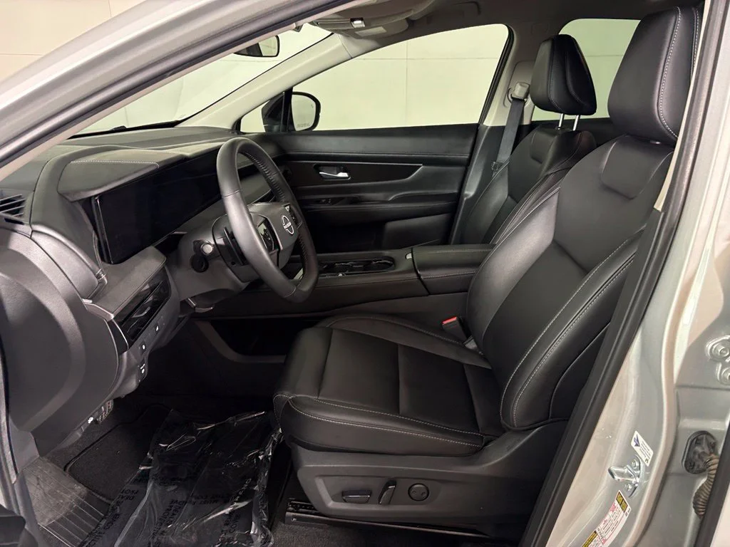 Used 2025 Silver Nissan SV image 16