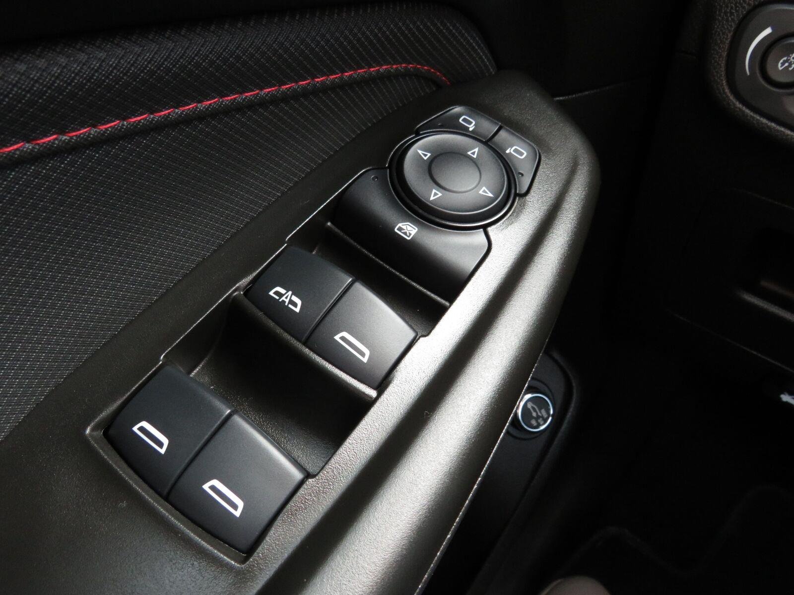 Used 2025 Mosaic Black Metallic Chevrolet RS image 28