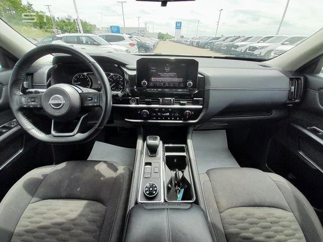 Used 2022 Gun Metallic Nissan SV image 40