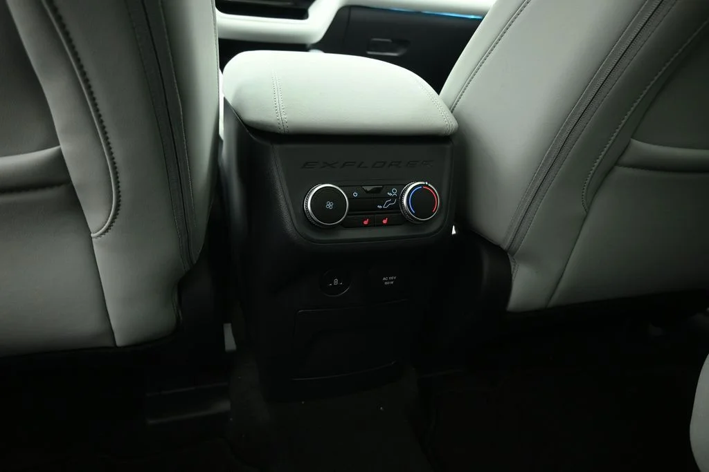 New 2026 White Ford Platinum image 19