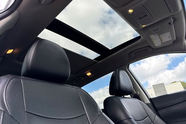 Used 2020 Brilliant Silver Metallic Nissan SL image 21