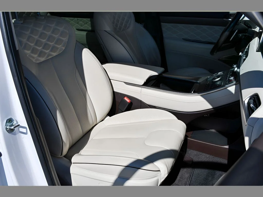Used 2020 Hyper White Hyundai Limited image 30