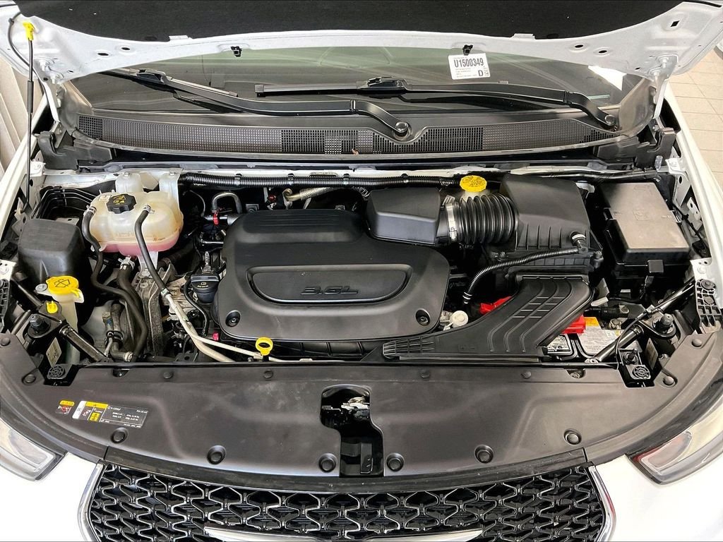 Used 2023 White Chrysler Touring L image 30