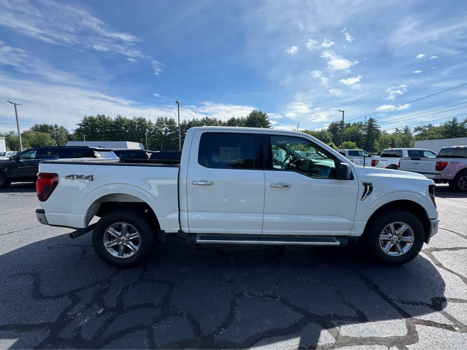 Certified Used 2025 Oxford White Ford XLT image 4
