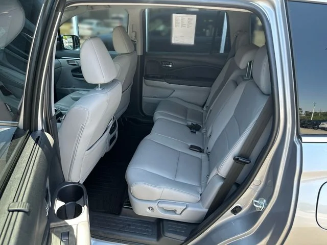 Used 2021 Silver Honda EX-L image 23