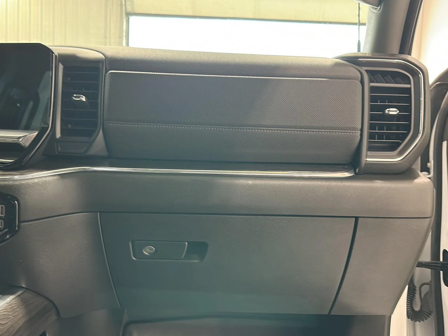 Used 2024 Summit White Chevrolet LTZ image 28