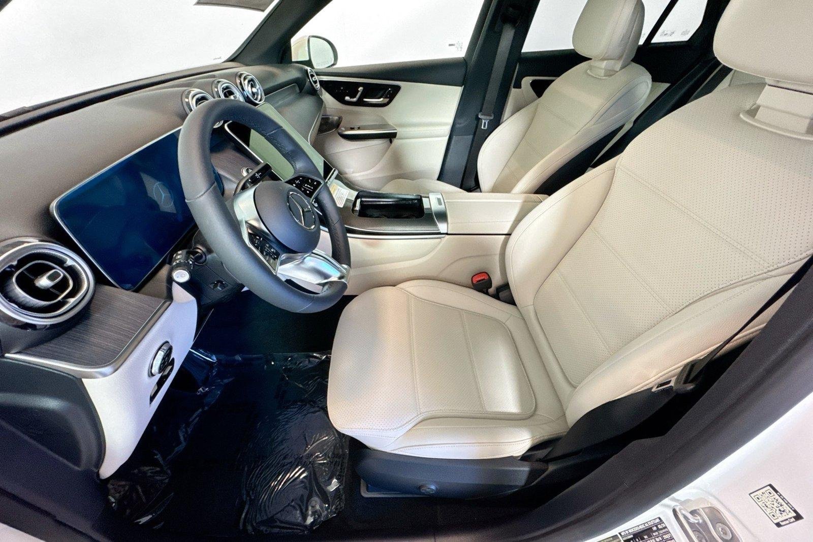 New 2026 Polar White Mercedes-Benz GLC 300 image 18