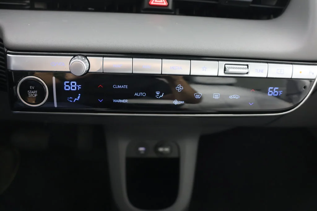 Used 2023 Blue Hyundai SEL image 15