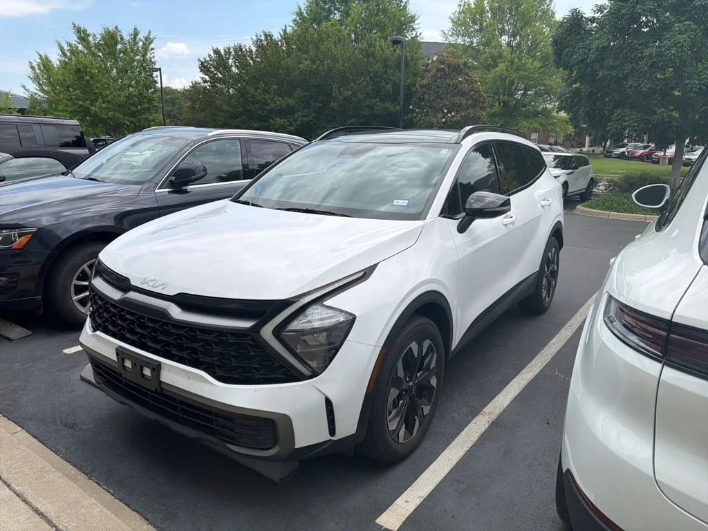 Used 2023 White Pearl Kia X-Line image 1