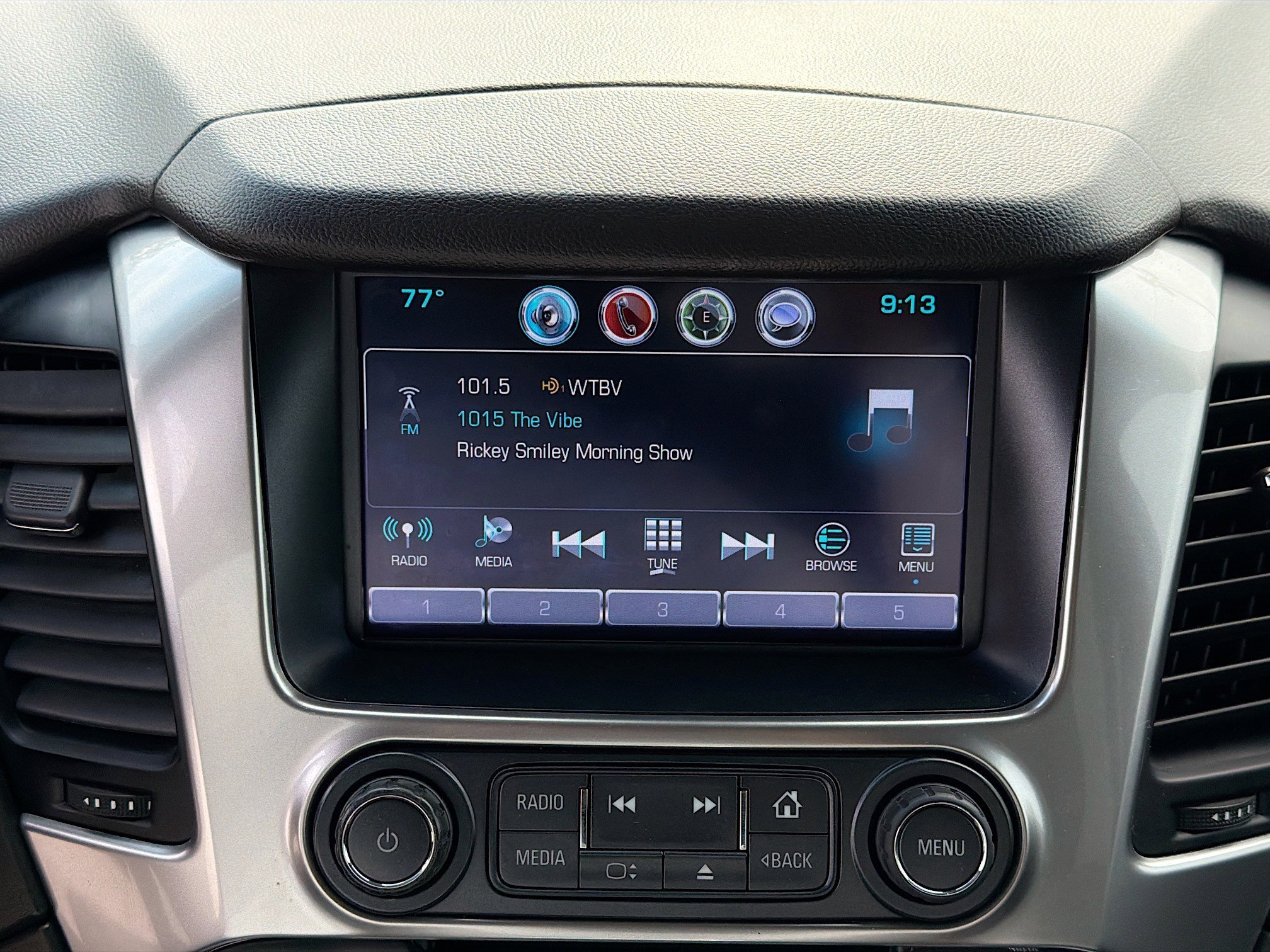 Used 2020 Summit White Chevrolet LT image 32