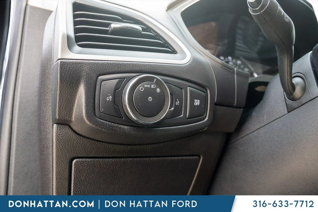 2022 Ford Edge SEL - Photo 17