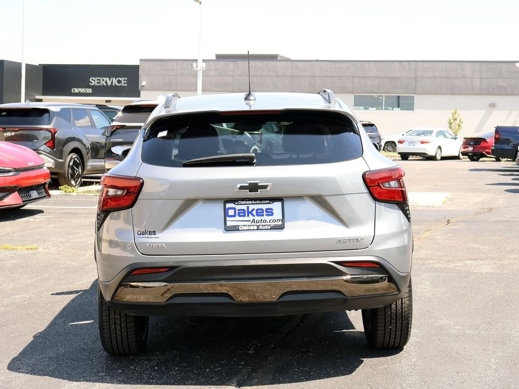 Used 2024 Gray Chevrolet ACTIV image 6