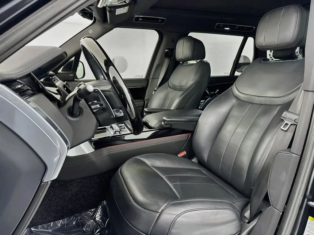 Used 2023 Black Land Rover SE image 21