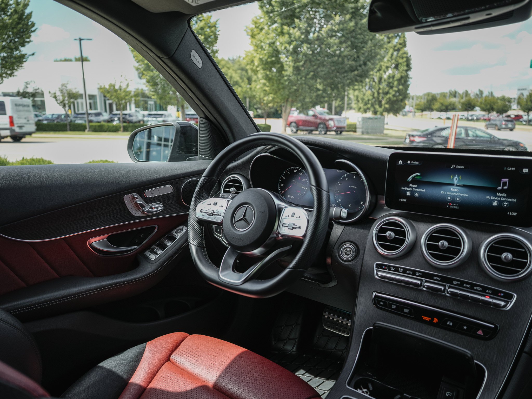 Used 2022 Graphite Gray Metallic Mercedes-Benz GLC 300 image 19