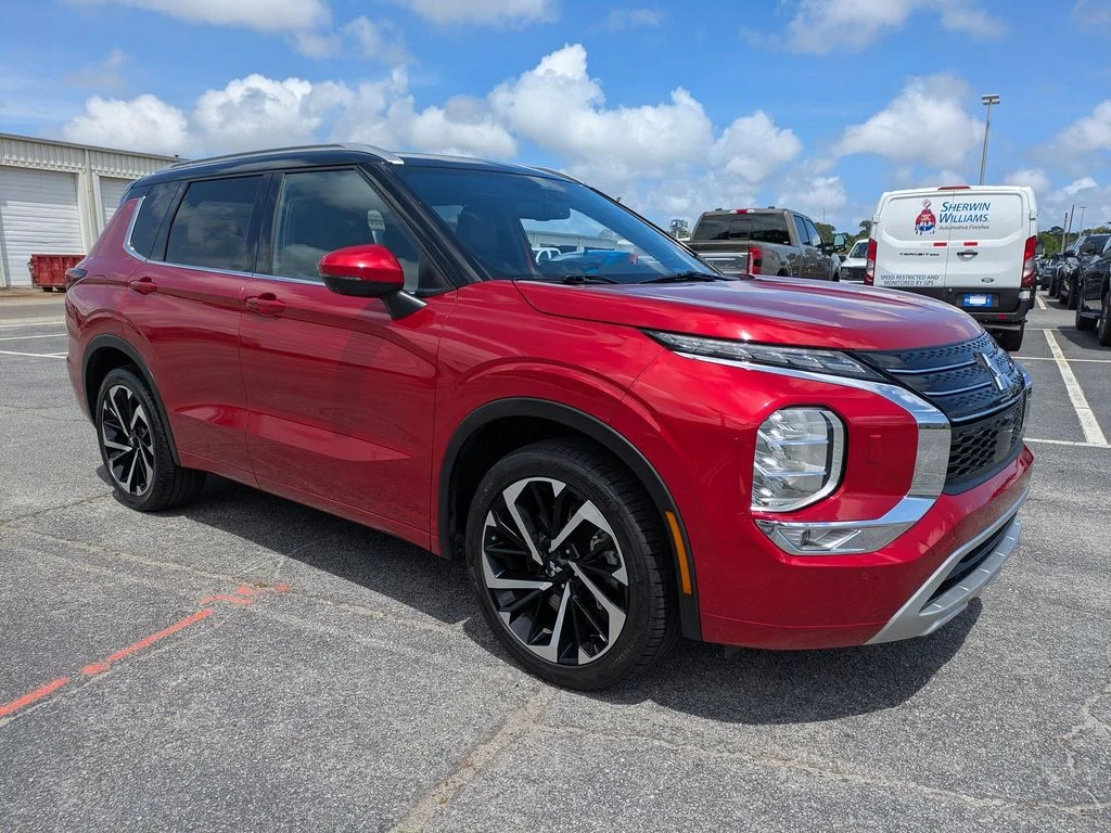2024 Mitsubishi Outlander SEL S-AWC's photo