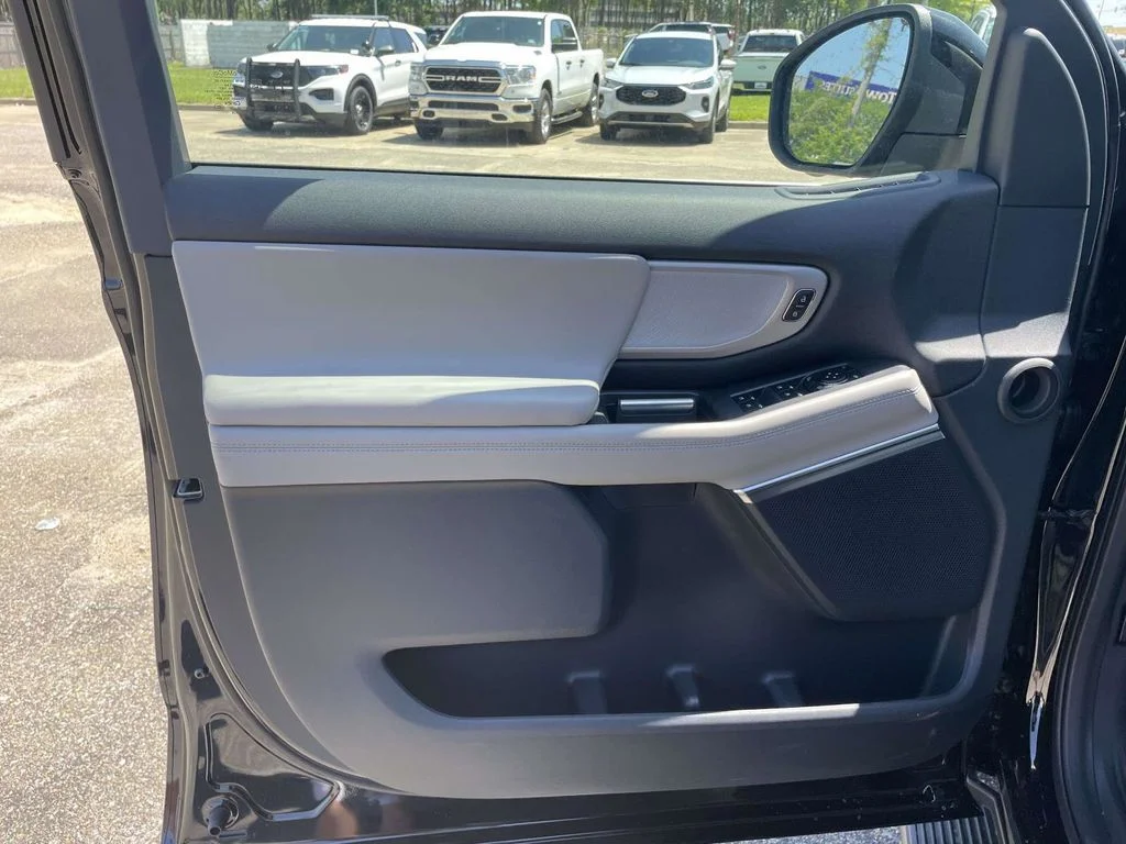 New 2026 Agate Black Metallic Ford Active image 15
