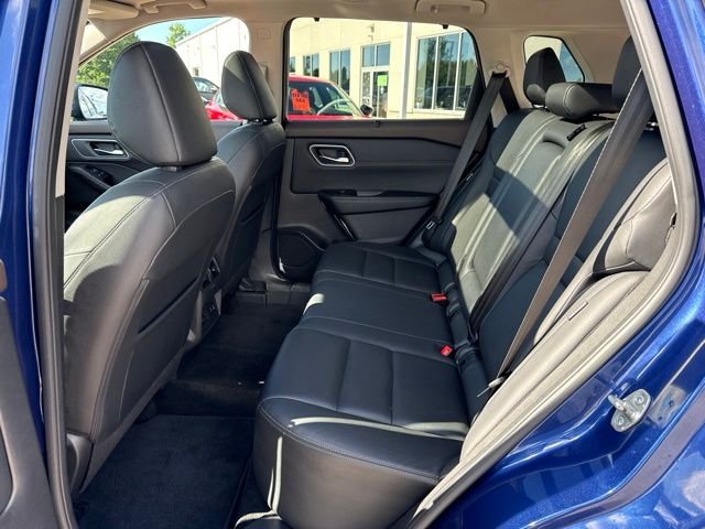 Used 2021 Blue Nissan SL image 13