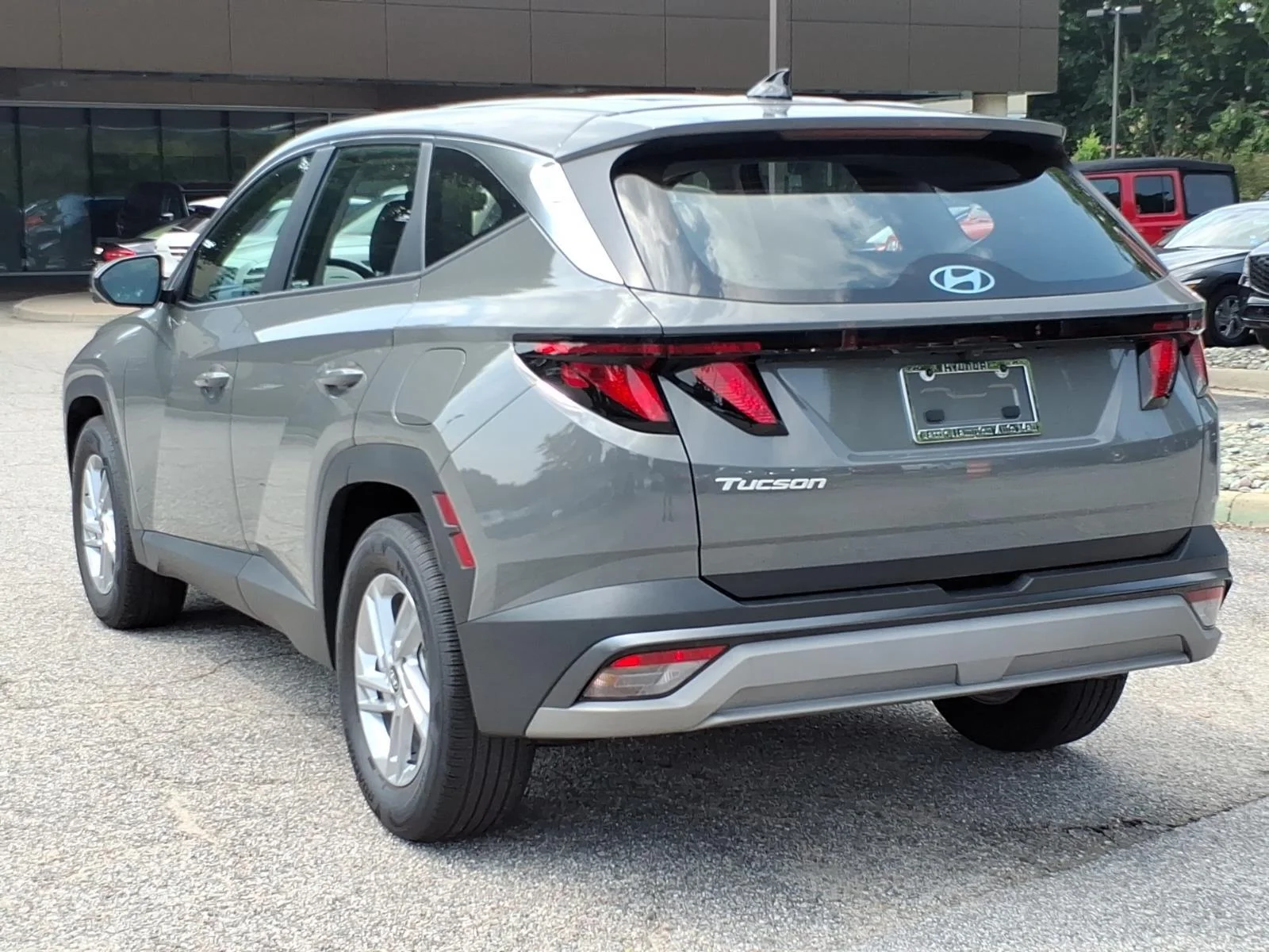 Used 2025 Hampton Gray Hyundai SE image 10