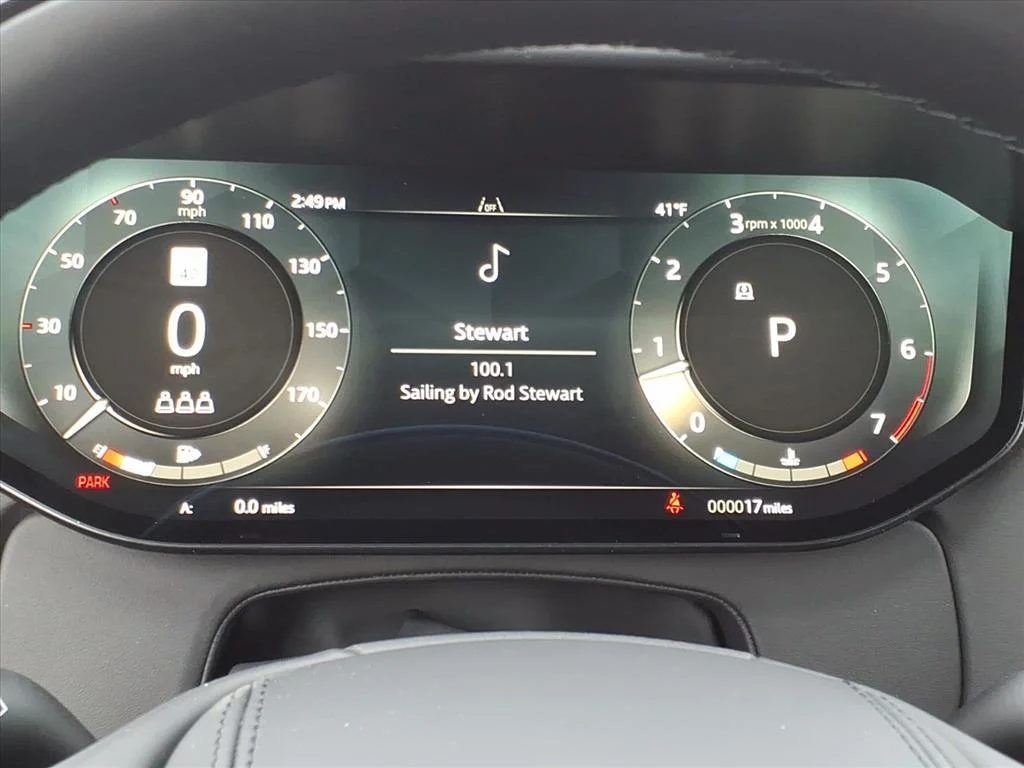 New 2025 Fuji White LAND ROVER SE image 14