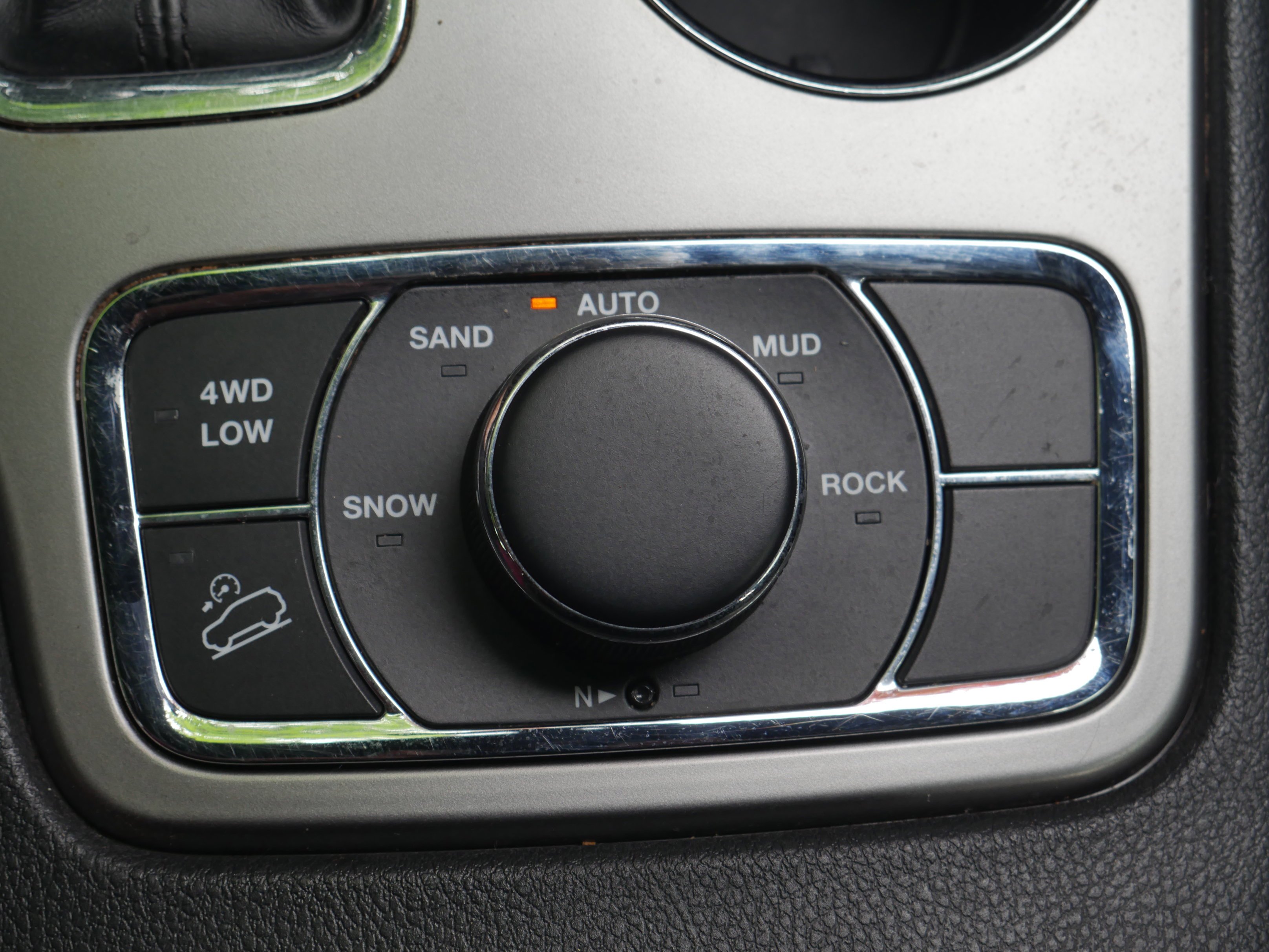 Used 2020 Slate Blue Pearlcoat Jeep Limited image 17