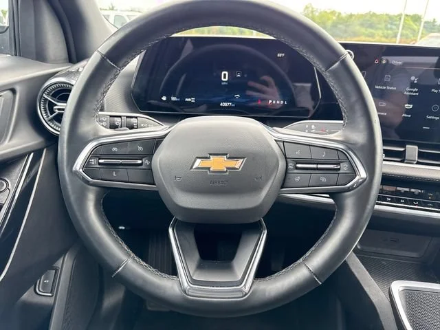 Used 2025 Sterling Gray Metallic Chevrolet LT image 15