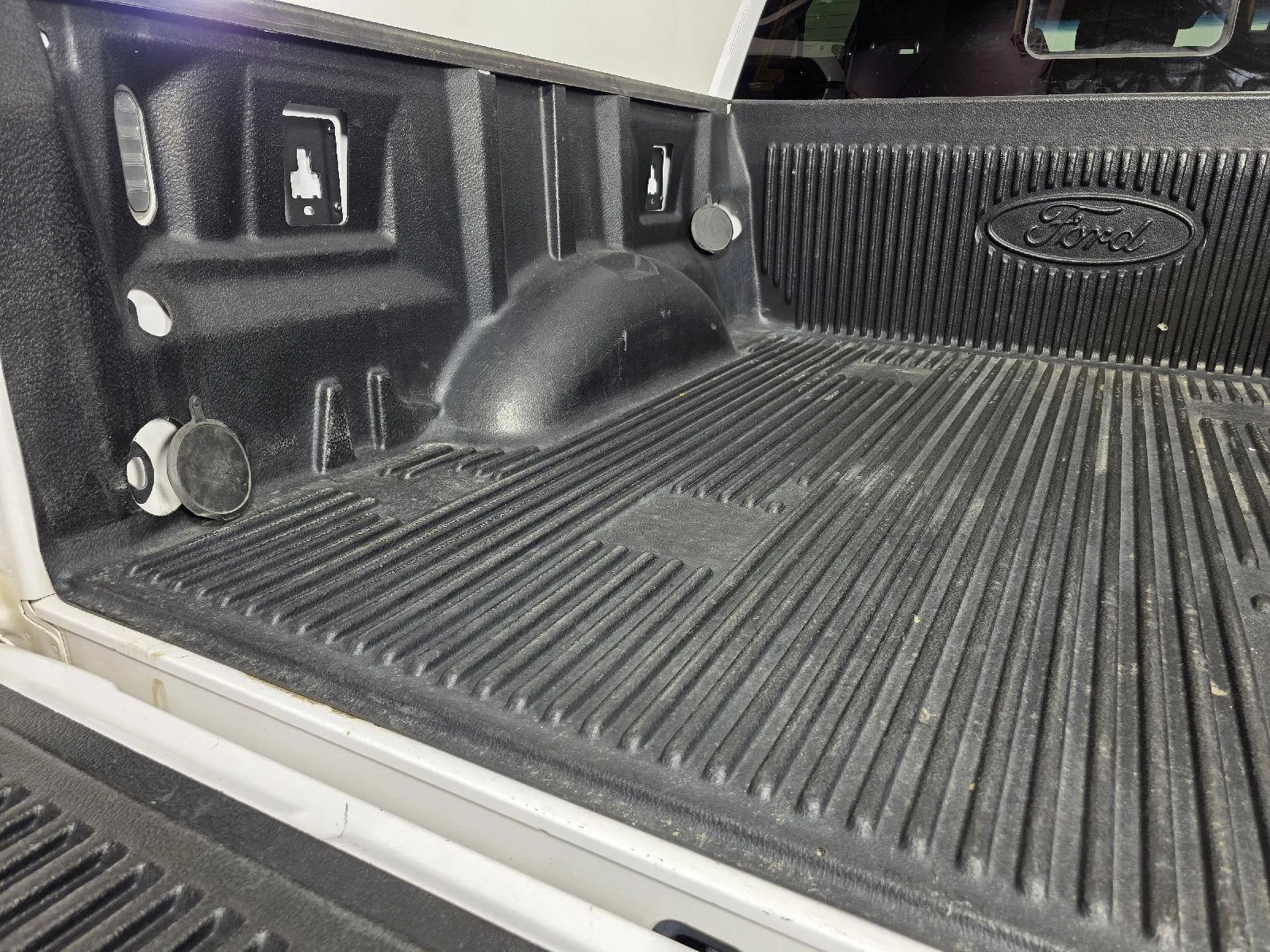 Used 2016 Oxford White Ford XLT image 8