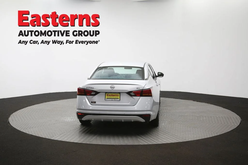 Used 2024 Silver Nissan 2.5 SV image 38