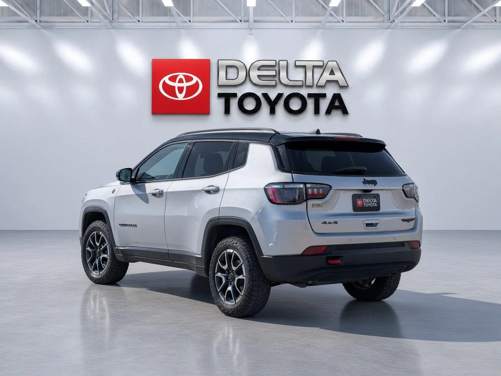 Used 2025 Silver Zynith Metallic Clearcoat Jeep Trailhawk image 3