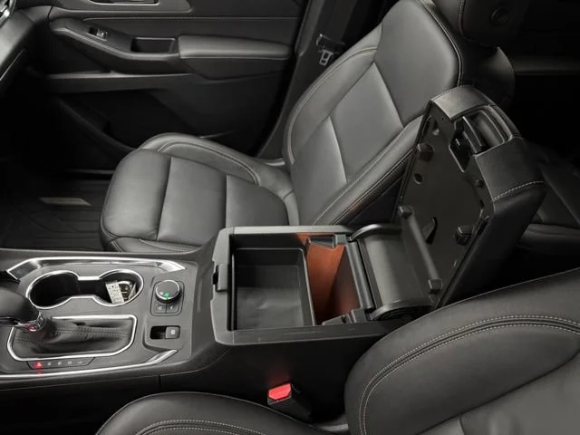 Used 2023 Silver Sage Metallic Chevrolet LT Leather image 27