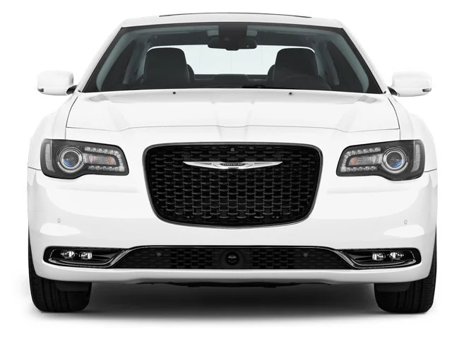 Used 2018 Red Chrysler Touring image 5